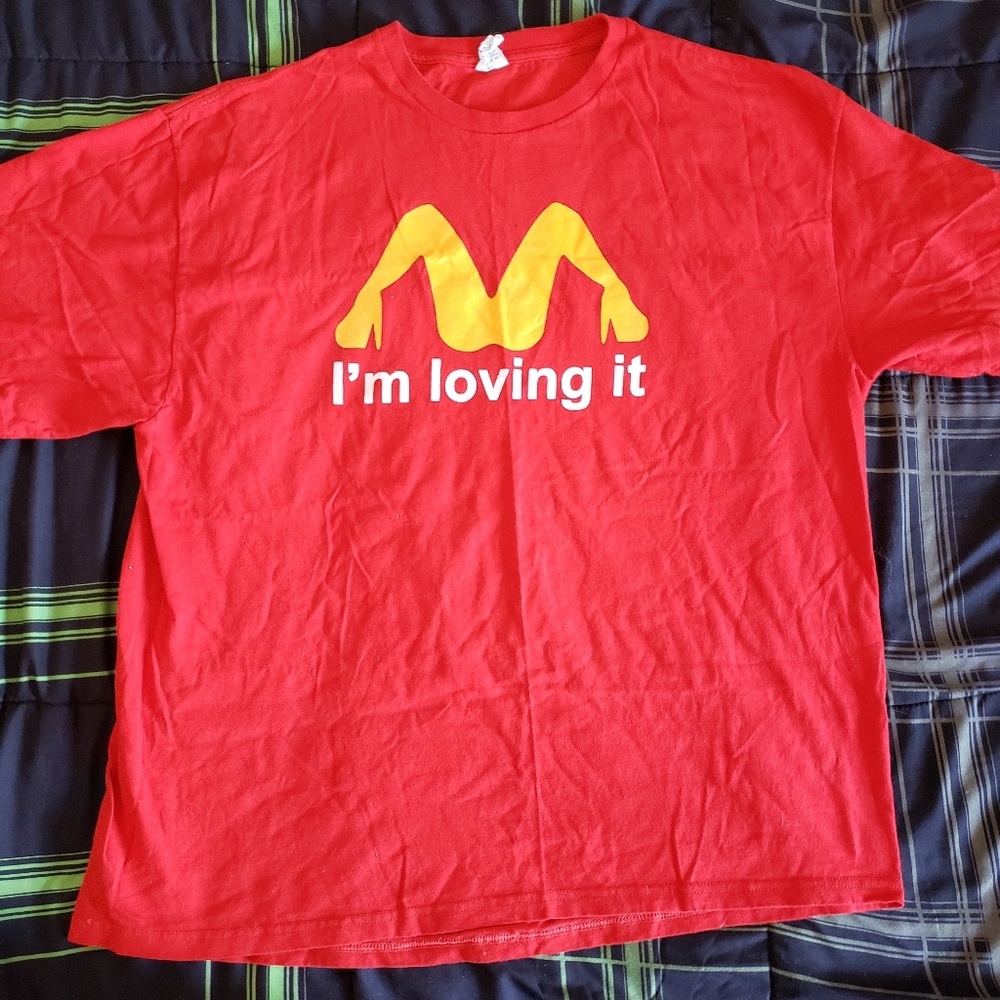 I'm loving it slogan t-shirt